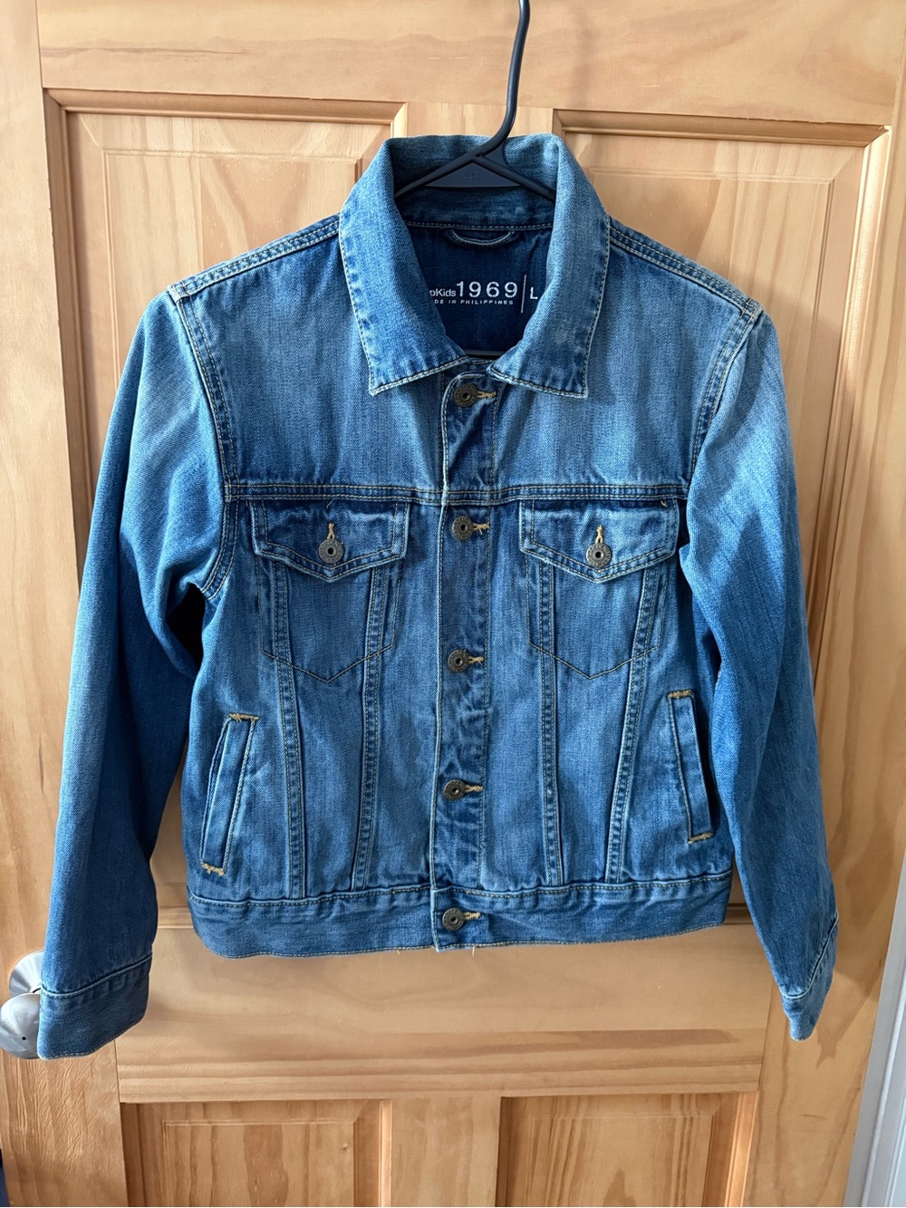 Girls Size Large Gap Kids Jean Jacket With Snaps, Back Is Adjustable